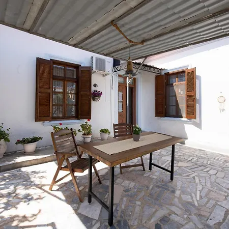 Michael&marika's Traditional House *