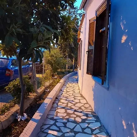 Michael&marika's Traditional House Apartment