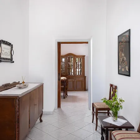 Michael&marika's Traditional House يميناريا