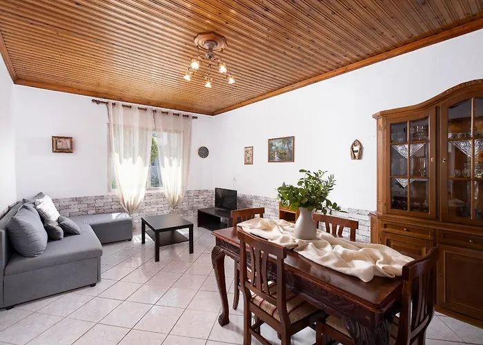 Michael&marika's Traditional House