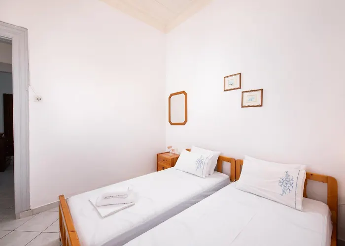 Michael&marika's Traditional House